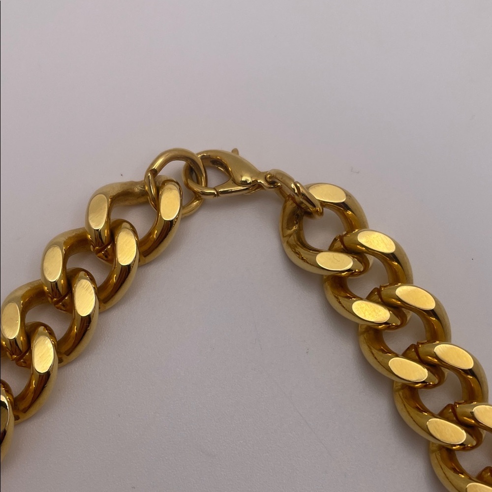 Elegant Gold and Silver Necklace with Elefants - Picture 4 of 6